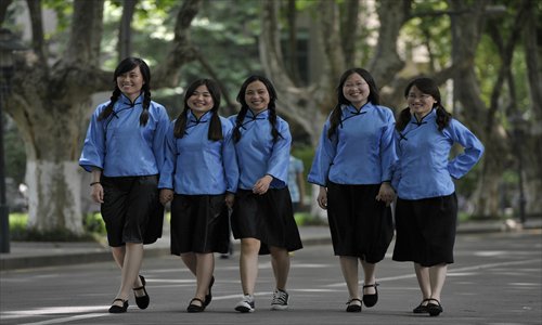 Keliling Dunia Melihat Tipe Seragam Siswi SMA